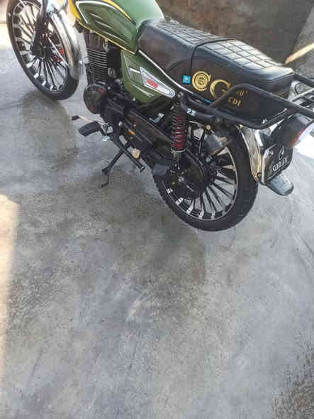 سلام عليكم دراجه موديل 25زيرو نقص دشبول  دراجه زيرو ضاقطه وزنجيل يعني بدون رجه تخبل ناعمه كلش مكاني بغداد ابو غريب قرب سلاميات سعره 800 بيه مجال حك جيه هاذه رقمي بي وتساب متواجد ***********
