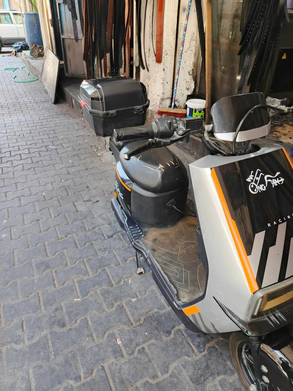 دراجه شحن للبيع نظافتهه 80ب الميه
سرعه 75
السعر 500وبيها مجال 
مكان الكرخ شارع حيفا
***********
