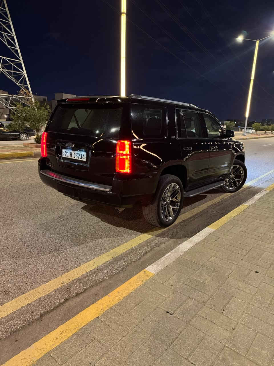 السلام عليكم للبيع تاهوموديل 2015 خليجي  فول مواصفات LTZ رقم سليمانيه بأسمي سيارة تشتغل بانزين عادي ومحسن
5 بصمات
تشغيل عن بعد فتحه
داتا شو
رادارات جانبيه
رادارات امامي وخلفي
حساسات
تحديد مسار
شاشه بالقمارهDVD
قاصه
كشنات ذاكرة
كشنات كهربائية
كشنات تدفئه تبريد
ثلاث قطع تدفئه تبريد

مري شفط
اشاير بالمري
 هيتربالمري
مري قلاب مع البك

جنطه شفط كهربائية
وبعد مواصفات هواي
مكاني الانبار 
السعر330 اوبيها مجال 
لااتصال*********** واتساب
