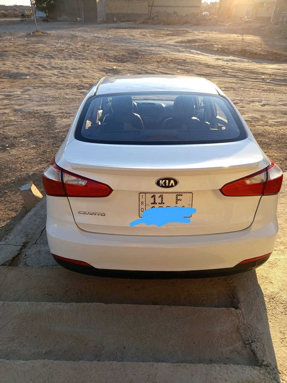 السلام عليكم توجد لدي سياره سيراتو بغداد خصوص ابيض موديل 2016 حجم المحرك 1800السياره كامله من جميع النواحي المحرك والگير والصدر والتايرات وكل ما متعلق بلسياره السعر 130 وللاسفسار الاتصال على الرقم *********** العنوان بغداد السياره وارد خليجي
