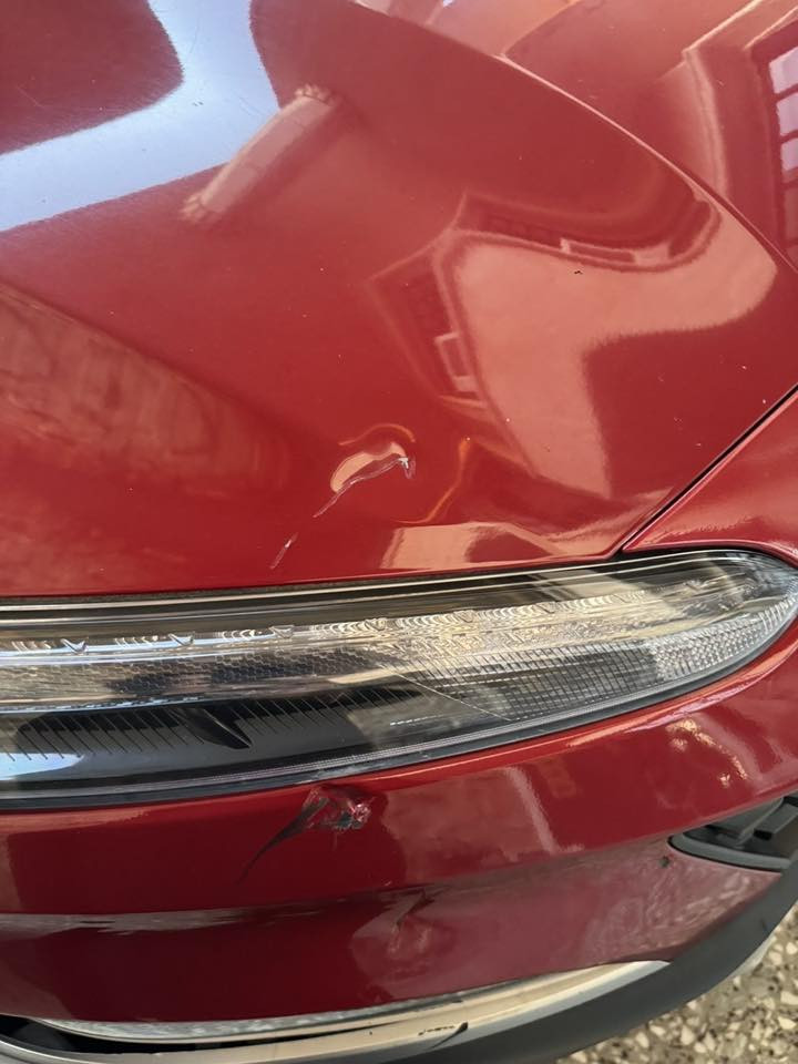 السلام عليكم 
كونا موديل 2024 خليجي ماخديها زيرو السياره حاليا ماشيه 51 الف قابل للزياده 
محركها 2000 دوش 
رادار تحكم ستيرن تشغيل عن بعد فتحه بصمه شحن لاسلكي مانع انزلاق سياره فول موصفات ستخدام داخلي 
سياره مكفوله من كلشي  بيها فقط رصعه بل بنيد 
مكانها بغداد العامريه 
سعرها 189$
***********
