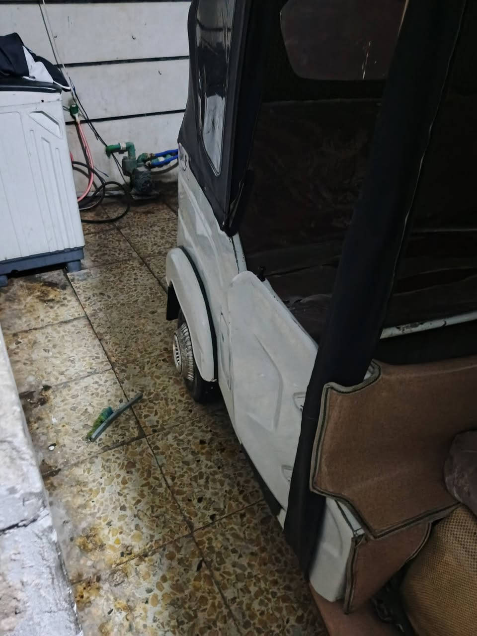 السلام عليكم تكتك مديل 2022 حلوة جديدي بيهة تصليح جوة البكلايتات وصبغ لغدين تخم تاير دوشمة بردات كلة جديد مكاني بغداد حي المهندسين قرب صيطرت الشعب القديمة ***********
