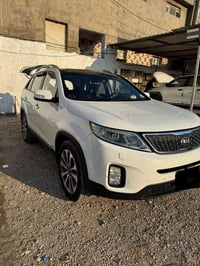 سورنتو ٢٠١٤ • ١٠٨٠٠٠ كم • رقم بغداد