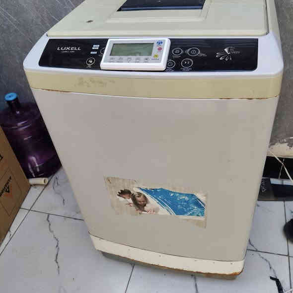 غساله اوتوماتيك تشتغل بس ماتفتر نوعيه ليكسل مثل ماوضح بالفديو مبدل العقل *********** مكاني الجنينه الي يريده بالخدمه سعرها 50الف
