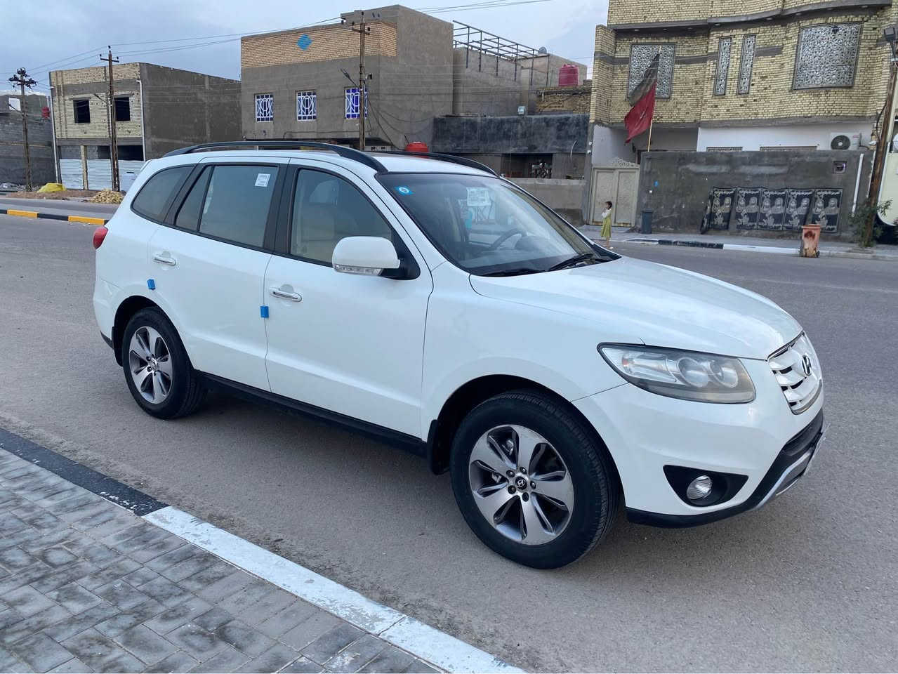 سنتافي موديل 2012 كفاله عامه من صبغ وضربه وتبديل سيارة جديدة فول مواصفات ما متعوبه بصمه وفتحة سقف كشن كهربائي  مكينه 2400 /4 سلندر مكينه جديدة تبريد ثلج سياره نضيفه وجاهزة ماشيه 170km سنوية جديدة لل 2030 سعرها 133 للتواصل *********** Singapore
