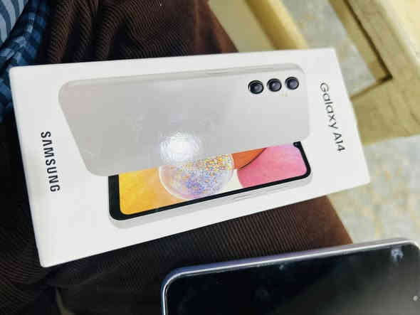 مبايل كلكسيً a14 للبيع ذاكره 128 الجهاز مكفول لامفتوح ولامصلح كارتونته ويا وضمانه نضيف كلش على ايدي السعر خاص 
رقمي ***********
