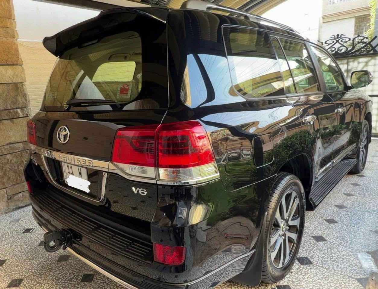 سلام عليكم لاندكروز 2019 بريم اصل v6فول 1/1ماشيه 95جديده مكفوله من صبغ وتبديل فقط بارد قليل  مغلفه ppfبالكامل بسمي تحويل ثاني عنواني بغداد *********** بغداد, العراق
