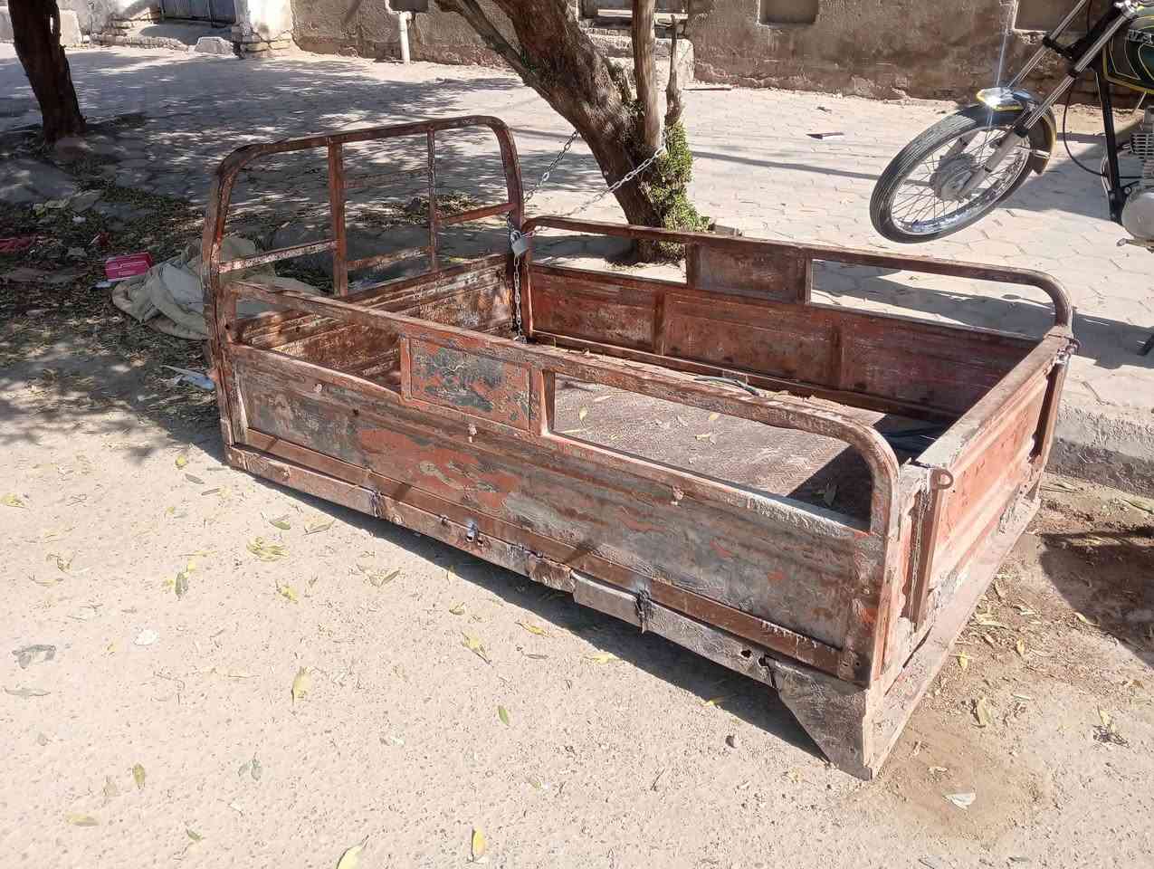 بدي البيع  مكاني مدينه الصدر سعره 65. اتصال    ***********
