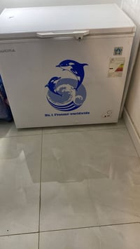 مجمدة • جديدة • قفل