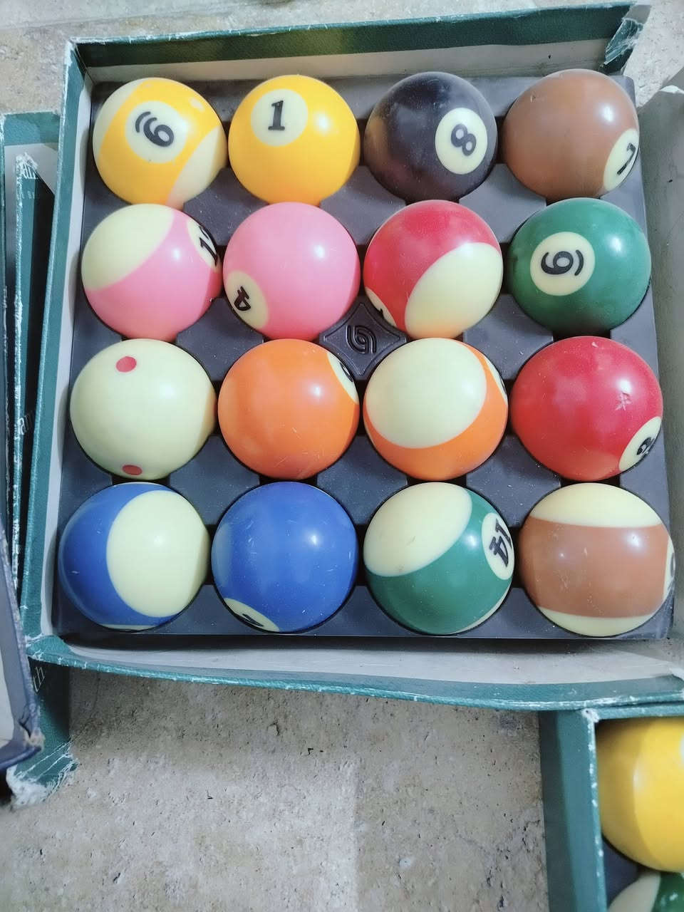 سلام عليكم شباب للبيع 3 سيت طوبات مال بليارد جدد اصليات سعر 90 الف 
مكاني بغداد حي العامل 

***********
