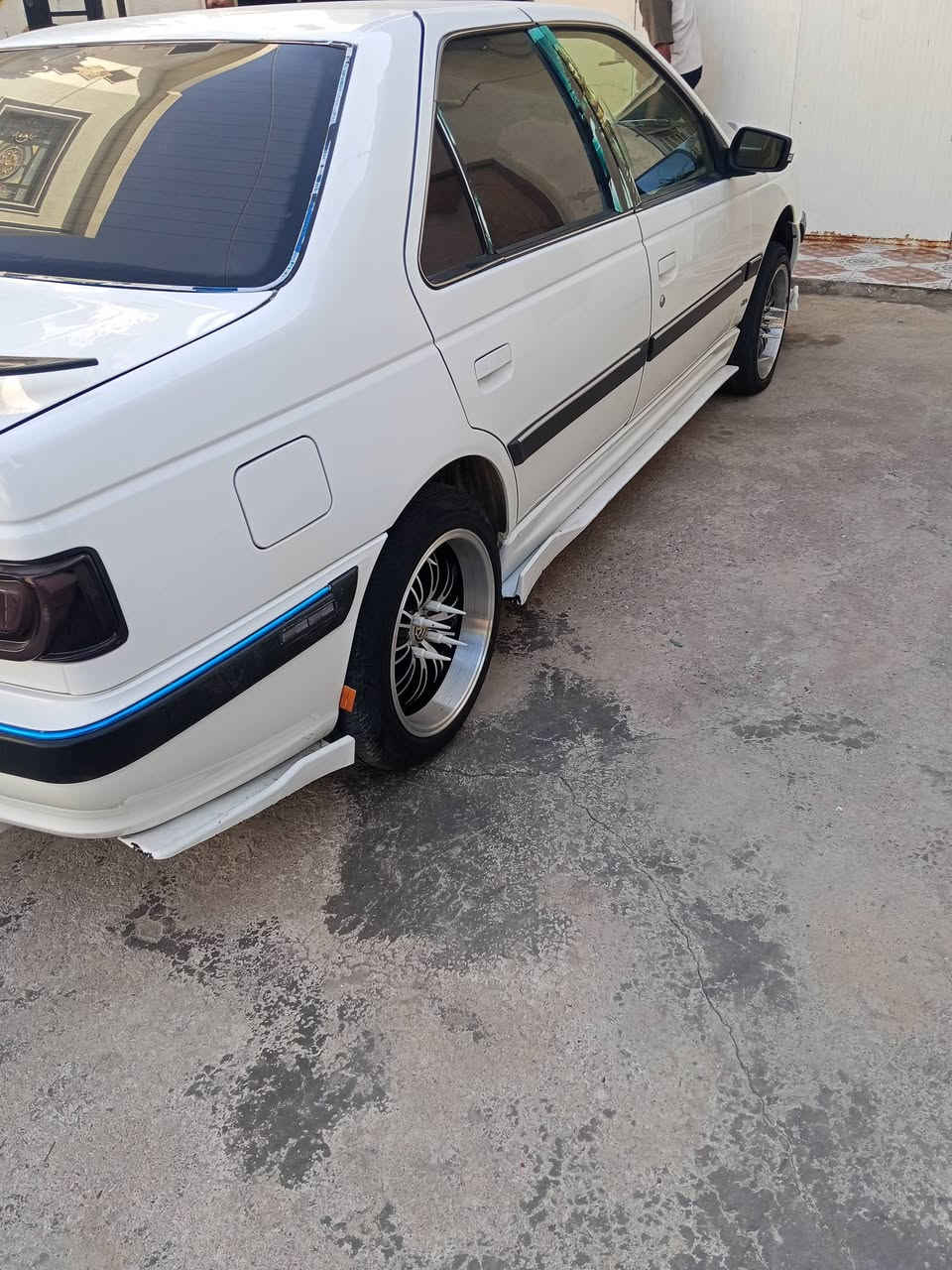 السلام عليكم بيجو بارص مديل 22
السياره كفاله ما عده شبر بارد بل جاملق الايسر والباقي كفاله عامه تدفئه تبريد ثلج ❄️ 
سعرها 70 وبيها مجال حك الجيه 
مكاني البصره أبي الخصيب 
***********
