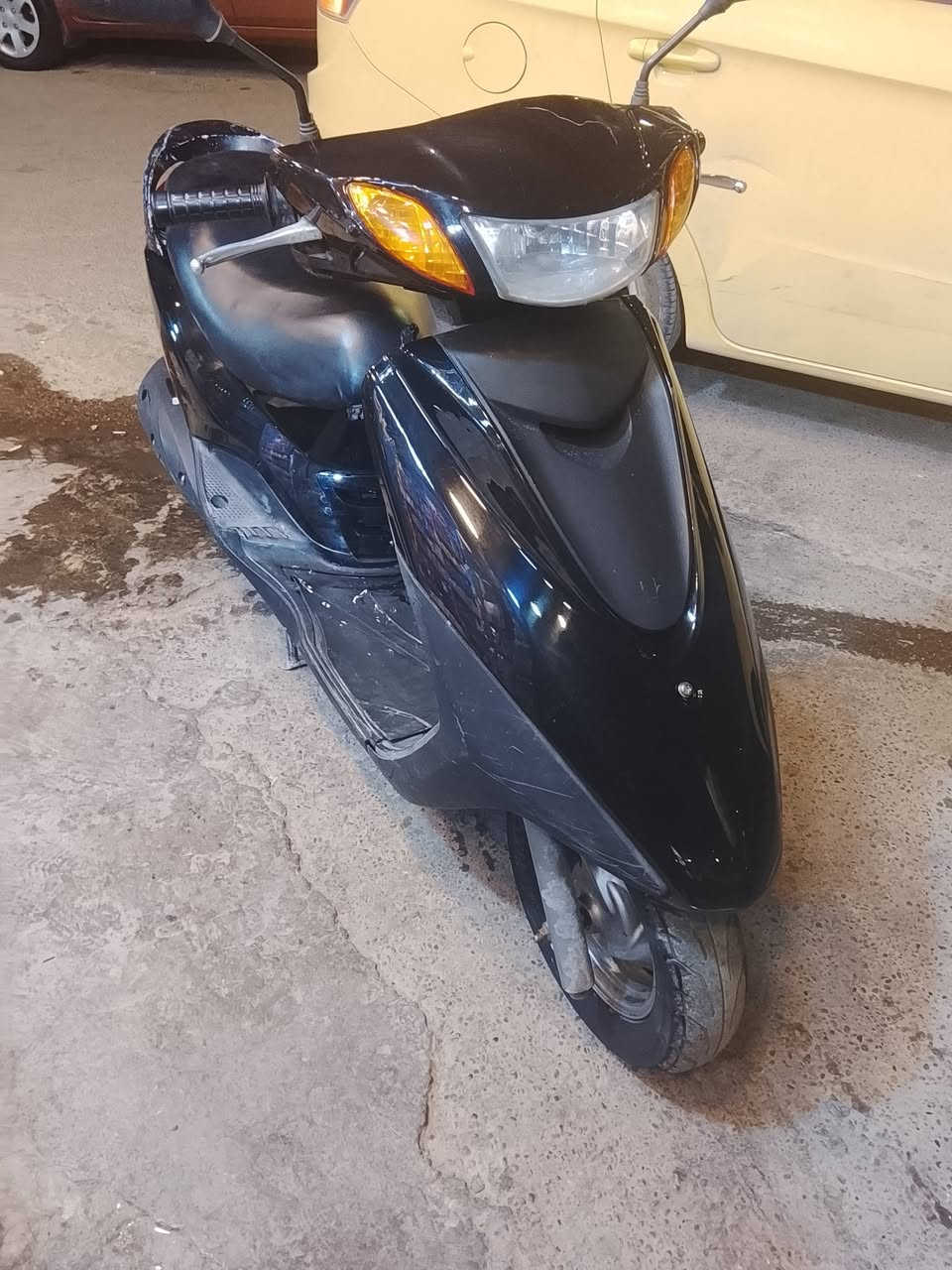 دراجه لكزس مقفوله كفاله عامه لون اسود ماكينه مقفوله كهربائيات شغاله سلفندر اوراقه الرقم فريق ***********
