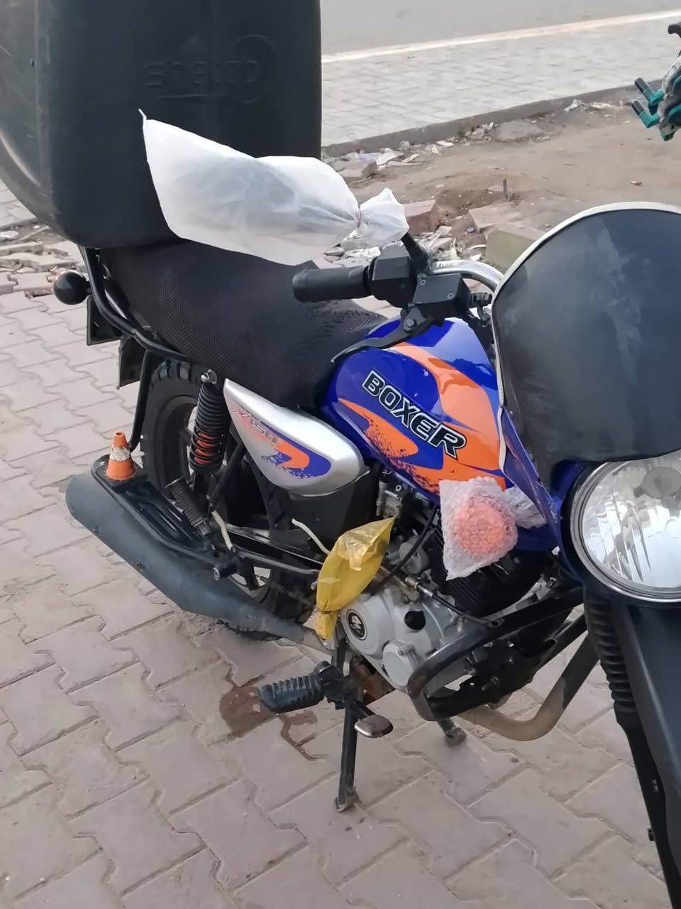 بوكسر 22رقم بغداد انكليزي كفالة سعر ٢٣٠٠ وبيهة مجال حك جية تواصل ع هاتف ***********
