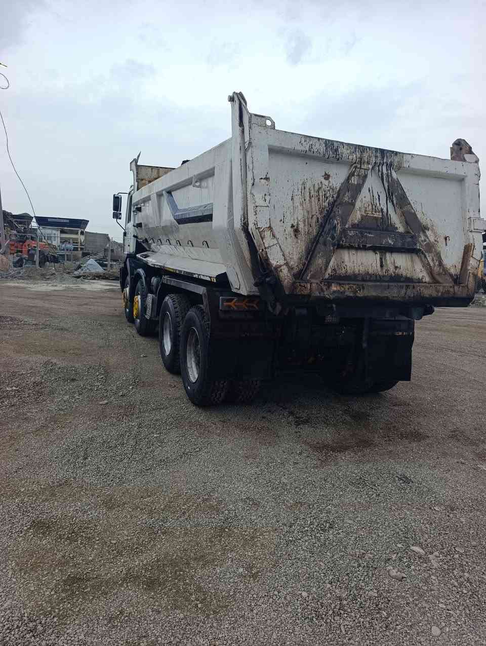 سيارة مان صقر 2002 سيارة جاهزة تخم تاير مكينه  410 قبق عالي مجفته صار شعر مجموعه نص سيارة جاهزة عل خير سعر 315 بيهة مجال تواصل ***********
