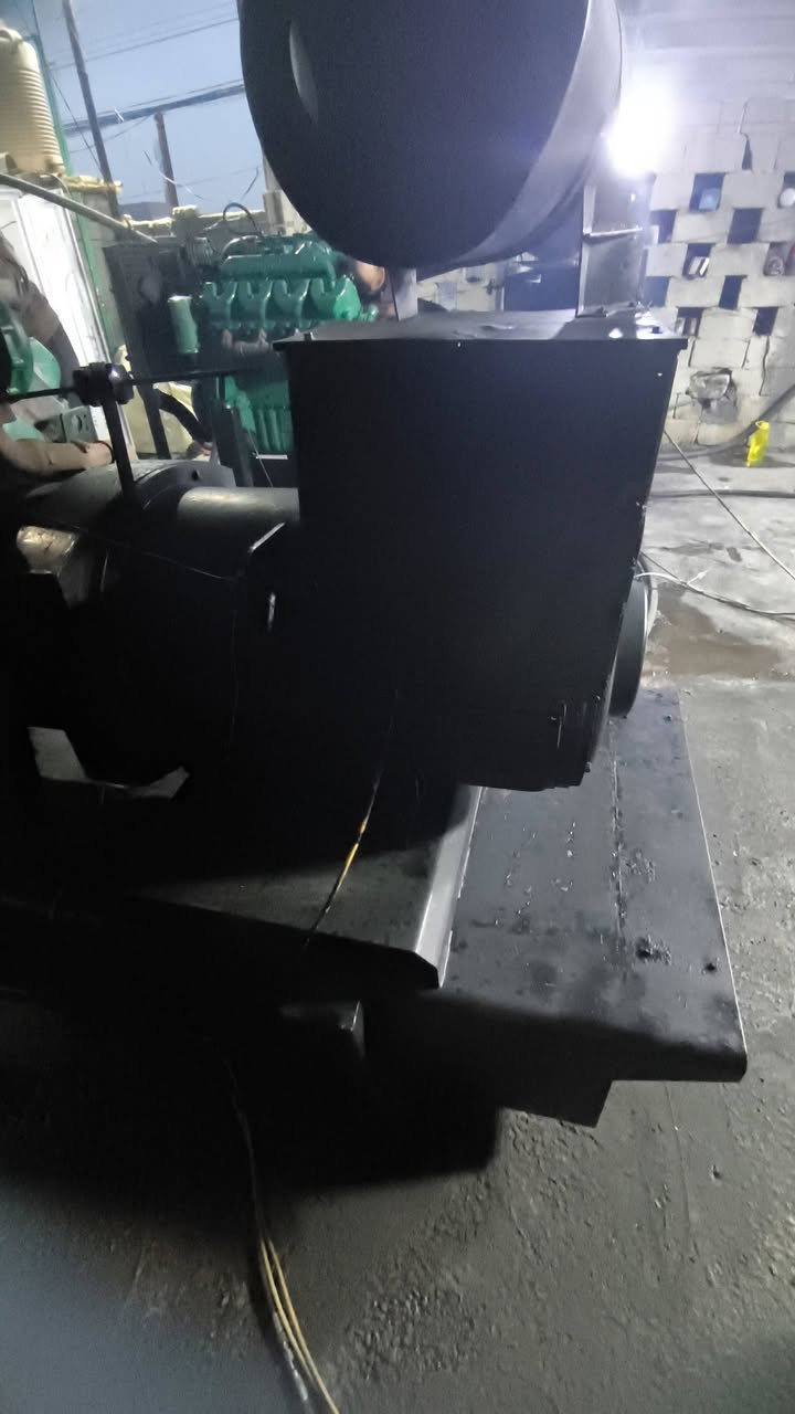 السلام عليكم اسكانيا صفر 6استندر راس توليد 350شرط لا تنقيص ولا تبخير السعر 65 وذا اكو مراوس بسكانيا اكبر عادي مكاني كربلاء ***********
