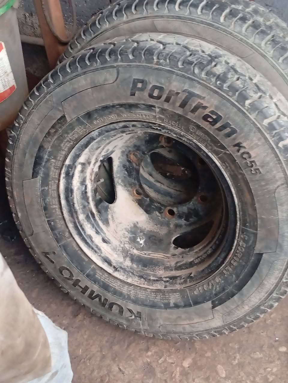 السلام عليكم عدد ثنين حجم 13 كوري شركة نضافة 90%‏.    استفسار‪0770 966 5837‬‏وشكرا
