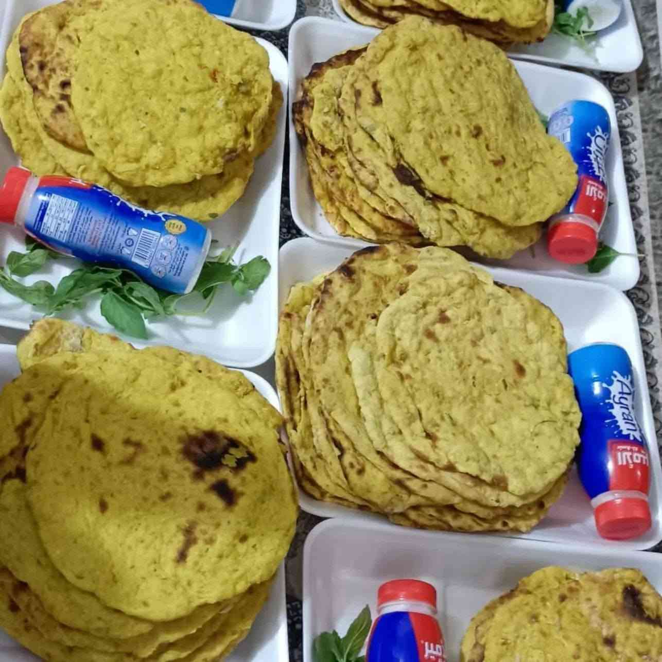 بسم الله ماشاء الله.... حبايب قلبي مستعدين لتجهيز طلباتكم بكل حب... طعم ونظافة وترتيب ❤️😍 وكذلك تجهيز المواكب والمجالس الحسينية للتوزيعات والثوابات... أي شي تردوه نوفره حسب الطلب #اطباق #رئيسية تمن ومرق دجاج لحم سمك برياني دولمة..... وايضا #المعجنات فطائر لحم ودجاج مني بيتزااا لحم بعجين #الكليجة والكيك والخفيفي #والتفريزات الكبب بأنواعها والكباب والبورك البركر كبة مرق سمبوسة....(حشوات مختلفه دجاج ولحم وجبن حسب رغبتكم) الحلويات وخلية النحل..😊🌹 من الأخير كلشي تردون متوفر يمنا جربو بنفسكم ومراح تندمون بالعكس تتدمنون اكلاتنا اللذيذة 💐 سااااارعو بالحجز وتدللون #متوفر توصيل ناصرية مركز وسوق الشيوخ للحجز والاستفسار التواصل ع الخاص أو الواتساب ***********... 🚕🚕

