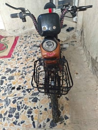 دراجه شحن للبيع خمس بطاريات مكاني اربع شوارع  رقم 07700378687