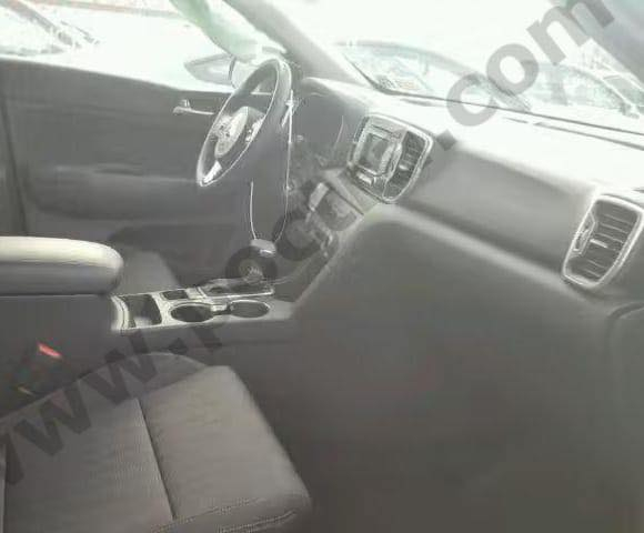 السلام عليكم سبورتج امريكي موديل 2017 رقم بغداد بأسمي وهزه وسنويه كله جديد مواصفات عاديه حساسات كامره تحكم استيرن شاشه لمس تبريد ثلج ماشيه40 ميل سياره خير من الله حادثه موضح بل صور بدون تبديل العنوان بغداد ***********
