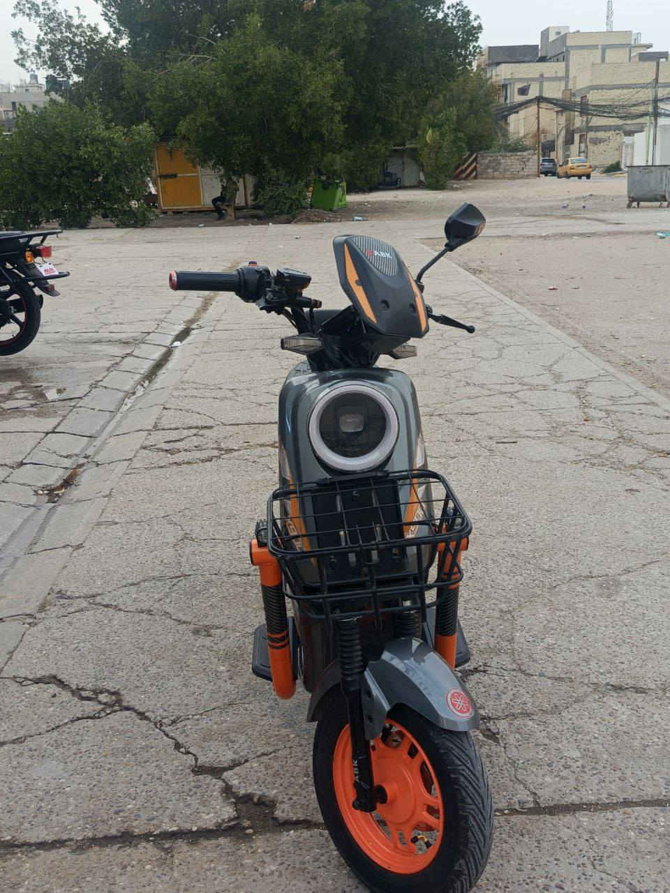 بايسكل x900 لون رصاصي موديل 25 العنوان كربلاء _الاسكان السعر خاص او الاستفسار على هذا الرقم ***********
