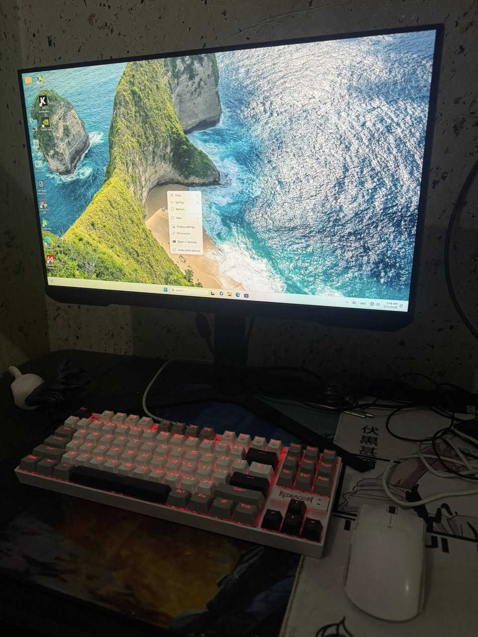 السلام عليكم سيت اب كامل للبيع
• CPU: AMD Ryzen 7 2700
 • GPU: NVIDIA GTX 1080 Ti 11GB MSI Gaming X
 • Motherboard: MSI X470 Gaming (MS-7B79)
 • RAM: 16GB (2×8GB) 3200MHz T-Force RGB
 • Cooling: مبرد هوائي GAMDIAS RGB
 • Power Supply: Gamemax 850W Gold
 • Storage:
 • SSD 160GB
 • SSD 1TB
 • HDD 500GB
 • Case: Cougar مع 4 مراوح RGB

‎🖥 الملحقات:
 • Monitor: Samsung Odyssey G3 (LS24AG320) – 24 إنش / 165Hz
 • Mouse: Attack Shark X11
 • Mouse: Logitech G502
 • Keyboard: Redragon
 • Headset: Redragon
  • ups falcon 1kva
والميز همين وياهن
عنواني بغداد وتوصيل موجود داخل بغداد
السعر خاص او واتساب ***********
