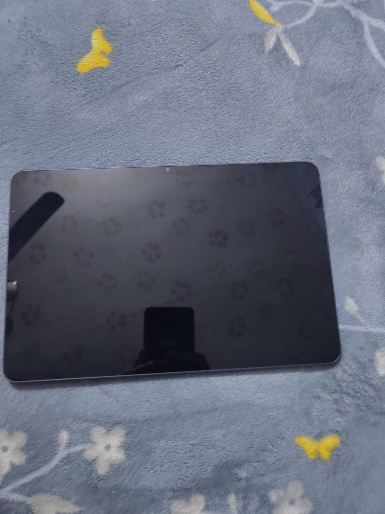 سلام عليكم ريد مجك نوفا گيمنگ 
ذاكره 512 + 16 رام. + 12 اضافيه 
بطاريه 1010 ملي امبير اي خلل مابي مروحه داخليه جهاز غني عن التعريف شاحنه اصليه مالته موجوده وكارتونه تجي تاخذه من لبيت سعر 800 بي مجال مكاني بغداد الشعب 
*********** بغداد, العراق
