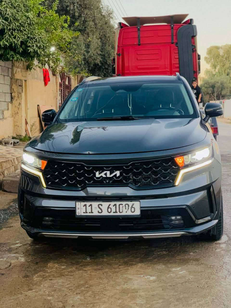 سلام عليكم سورنتو مديل 22 محرك توربو 
كشنات منفصل 
لايت زينون 
كير محرك شرط 
رقم بغداد شرط التحويل+الوكاله 
السياره فول 
رادارات امامي وجانبي وخلفي 
بنوراما 
كمراه امامي و خلفي 
تحديد المسار 
السياره فووووول فوووول يعجز السان عن مواصفاها 
السعر 228 وبيها مجال 
***********
***********
