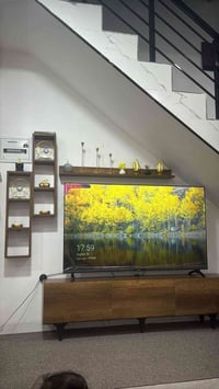 ميز تلفزيون • رفوف ٣