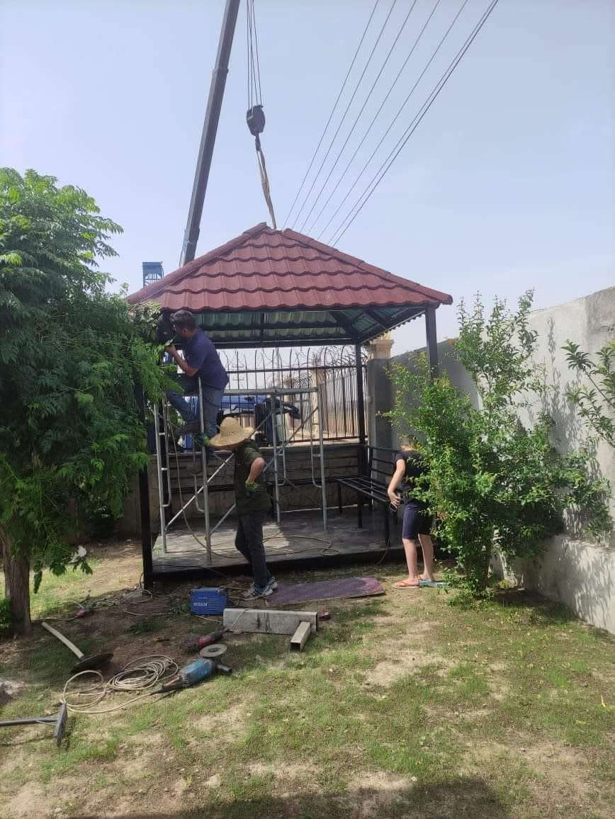 حداد أربيل  ديكورات  قمريات وابواب قرميد  كرفانات***********
