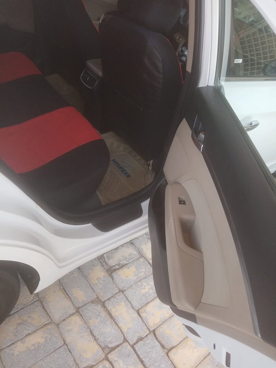 سلام عليكم النتره 20بيه بس باردشبردايرجاملغ جهه سايق والباقي مكفوله رقم ذي قارشركه باقي سنه وتصيرحره سعره 165بيه مجال بسيط اتصال علرقم***********
