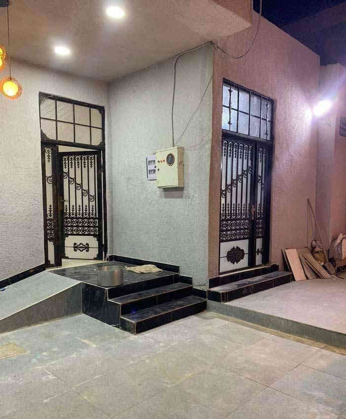 السلام عليكم 
يتوفر بيت اللايجار 
العنوان ابو الخصيب نهر خوز 
خلف مدرسة زهور بيت 200 متر على النهر ابو الخصيب البيت بناء جديد غير مؤثث غرفتين وصالة وصطح ومنورين تانكي ماي حلو وتانكي مالح وحمامين يتوفر جميع الخدمات قربه السعر المطلوب 500 الف ايجار دفع 3شهر 
ستفسار ***********
ابو عباس السيلاوي
