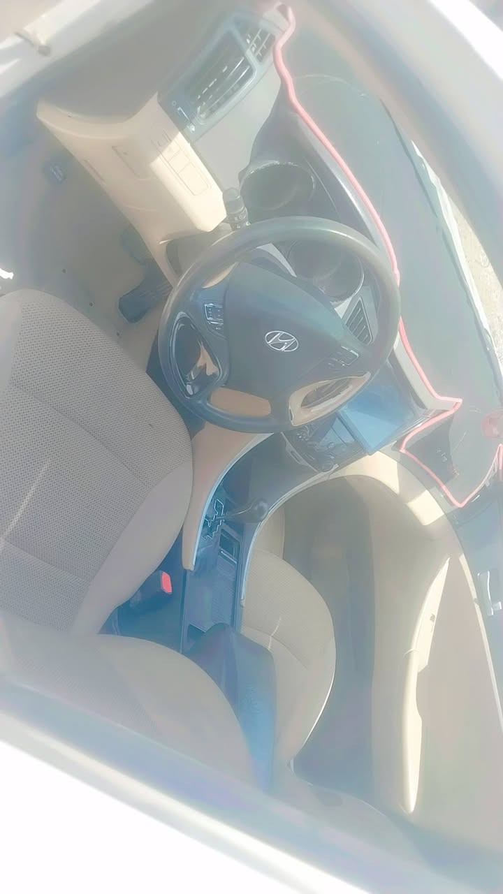 السلام عليكم سوناتا للبيع ٢٠١١ بنوراما شاشه مكفوله كيرمحرك تخم تاير حداديه تحكم استيرن مري شفط حساس خلفي كامره مكفوله فقط شي قليل للاستفسار الاتصال على الرقم ***********
