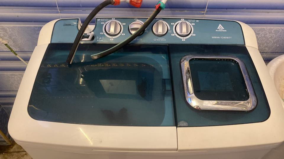 غساله الحافظ. حوضين 
غسل وتنشيف  13 كيلو   مكاني  بغداد البلديات  مستخدمه 3 اشهر. فقط  بعده نظيفه 
واتساب. واتساب ***********
السعر. 125. وبيه مجال حك الجيه
