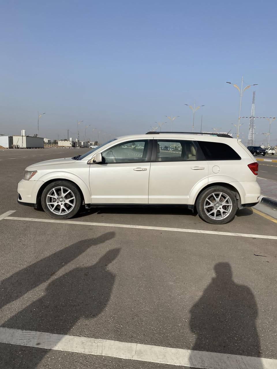 سلام عليكم دودج جورني 2015 3600V6 راديتر هيمي ثلاث سراوات السونار مرفق ويه الصور
المواصفات 

١-كشنات لون بيجي قماش

٢-سستم صوت alpine 

٣- شاشة كبيرة بلادية

٤-ويل ١٩ مالـGT بلادي

٥-دخول ذكي فقط تلمس الباب تفتح وحدها

٦-خروج ذكي بس تفتح باب السائق او الراكب تفتح الكل  

٧- مناخ منفصل بين السائق والراكب 

٨- انارة داخليه لد متحرك  

٩- بصمة تشغيل

١٠-ثلاث بصمات

١١-هيتر بالمري الجانبيه

١٢-هيتر بالستيرن 

١٣-تدفئه بالكشنات الأمامية 

١٤-كشن السائق كهرباء

١٥-كامره دواره 

١٦- بلوتوث/AUX/CD/USB

١٧-أوامر صوتيه

١٨-ثلاث منافذ جداحه 

١٩-لايتات الدشبول اوتو تشتغل بالليل

٢٠-اللايت الناصي والعالي لد والقديمات موجودات

السياره تبرديها هذه الصيف سويتله إدامة ينعش الفؤاد والتدفئه هم كذلك السياره مبدل طابوگه والسياره حدادية جديدة السعر 148 الرقم ***********
