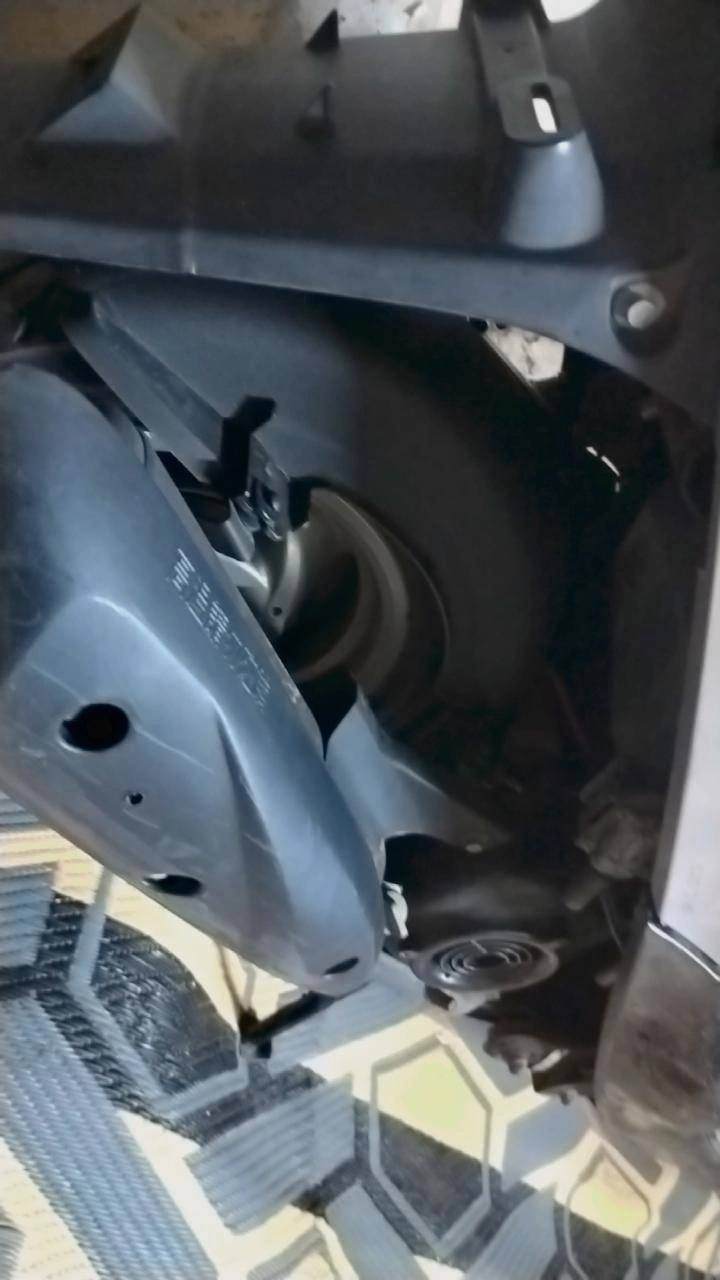 سلام عليكم دراجه لبيع بريز لايت فرك حديث كهربائيات كاملة كلهة شغالة مكينة ممفتوحة
دبلان شغال العنوان بغداد مدينة الصدر قطاع 14الهاتف *********** السعر 650وبيهة مجال حك الجية
