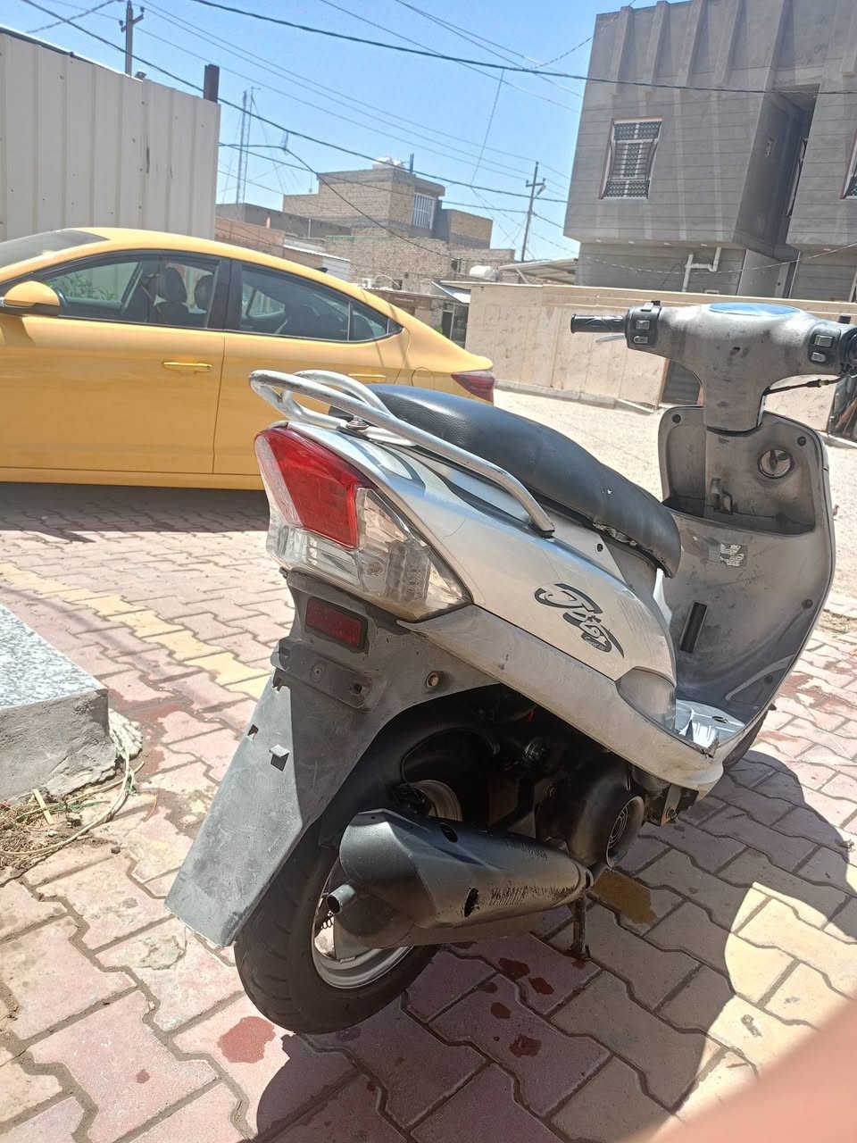 سلام عليكم للبيع دراجه ماكس منغولي الدراجه كفاله من الدراجه حاويه مكينه مامفتوحه مل رمبه الدراجه بحاله الحاويه كلشي شغال بيها سلف هندر اشير لايت عالي ناصي الدراجه شعله ومعدل تجي وشوف بعينك لانضوح ولاتبخير الدراجه جديده السعر 750 وبيها مجال لشراي العنوان ديوانيه اخصيمه متواجد خاص وعل رقم ***********
