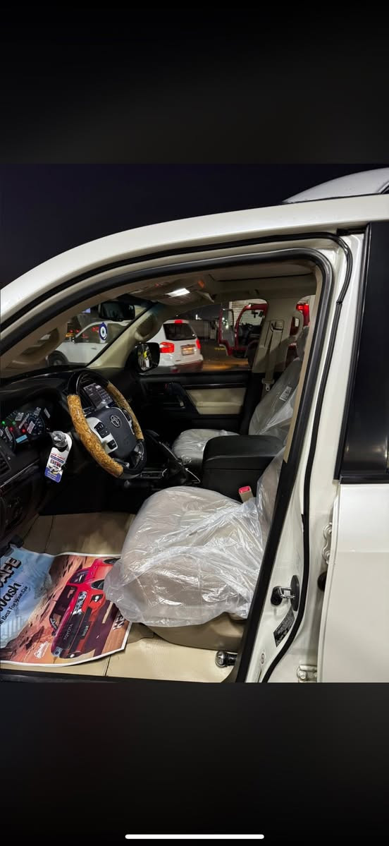 سلام عليكم 
لاندكروز 2010
فول مواصفات رقم بغداد بأسمي
مكفوله فقط بيها ثنين بوارد
293
***********
