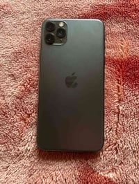 ايفون ١١ برو ماكس • نضيف حيل • بطارية ٧٩