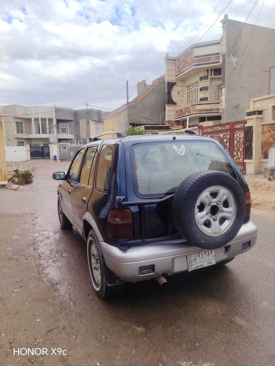 السلام عليكم كيا سبورتج 1995 محرك بلادي كير اوتوماتيك رقم الماني السيارة بأسمي تحويل ثاني يوم مصبوغة عام للجمالية بدون ضربة او خياس السيارة جاهزة من كلشي سعرها 37 وبي مجال غير متواجد على الفيس فقط اتصال على هذا الرقم *********** مكاني الانبار فلوجة
