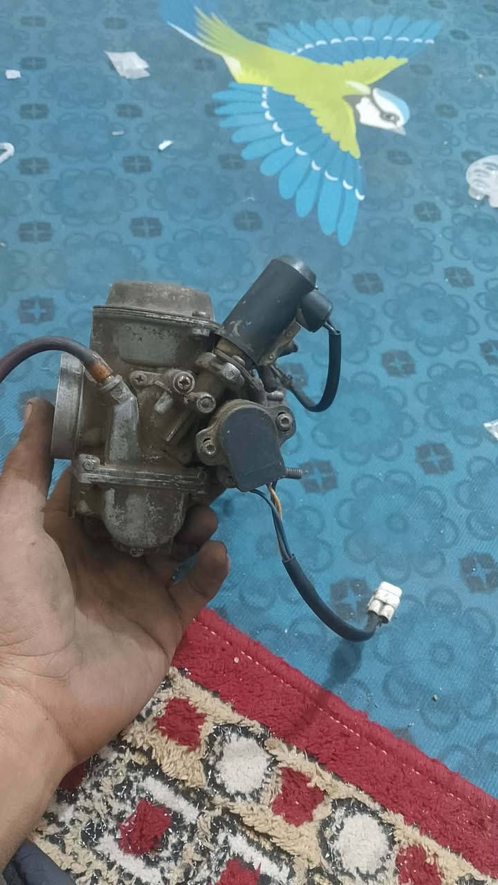 السلام عليكم شباب كابريتر البيع مال دبل رون وستان البيع الفيدنه يخابر ويدلل***********
