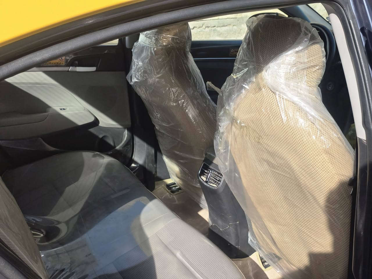 السلام عليكم
للبيع

‏ELANTRA ☑️
🔹 الموديل : 2020
🔹 اللون : اصفر
🔹 حجم المحرك : 1600 خليجي 
🔹 الموصفات : 
🔹 شاشة 
🔹 كامرة. اشاره بلمري .تحكم ستيرن  
🔹 رقم بغداد و بأسمي
🔹حادث لا يوجد
🔹 السعر 165 وبيها مجال 
🔹مكان السيارة : بغداد 
🔷️ ***********‏M
متوفر واتساب
