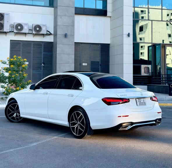 ‏Mercedes Benz E350 AMG 2021
 كفاله عامه السياره عده الدعاميه الاماميه فقط 
 ماشيه 30 الف 
فول موصفات 
1. فتحه سقف 
2.  بصمات ابواب 
3. كأمره خلفيه 
4. لايت متحرك 
5. كيج إلكتروني متغير 4 أشكال 
6. شاشه حجم الكبير 
7. حزام كهرباء سحب  
8. رادارات امامي خلفي جوانب 
9. حساسات 360 درجه 
10. صندوق كهرباء 
11. شاحنه لاسلكي 
12. اتو بارك + اتو هولد
13. لد داخلي متغير 64 لون 
14. سماعات برو مستر 
15. كشنات تدفئه
16. ويل 19 AMG أصلي 
17. صفر مسج جديده جداً السياره 
مكان السياره بغداد اليرموك 
الاستفسار ***********
السعر 350 ورقه بغداد
