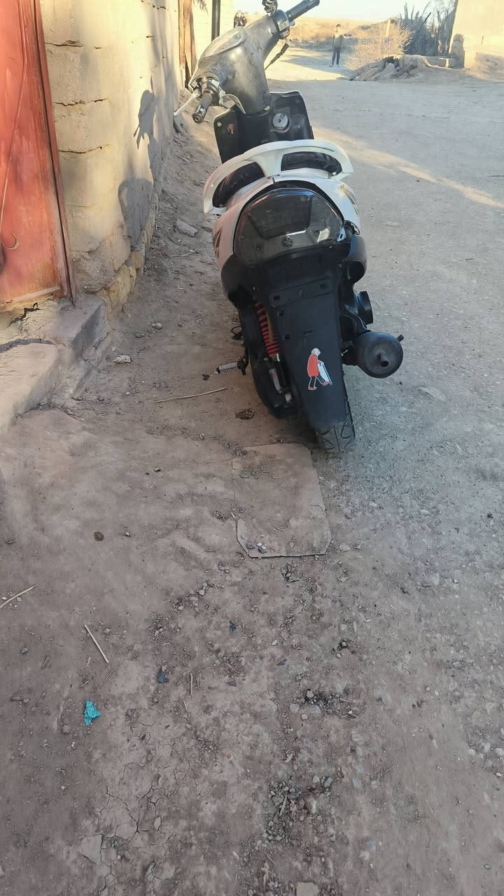 ماكس عدله للبيع  شغاله من الطول للطوال السعر 400 وبيها مجال للشراي راسني واتساب  ***********
