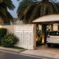 للبيع منزل مساحه ٤٠٠ متر طابو ملك صرف واجهه ١٦ ونزال ٢٥ يحتوي على حديق...