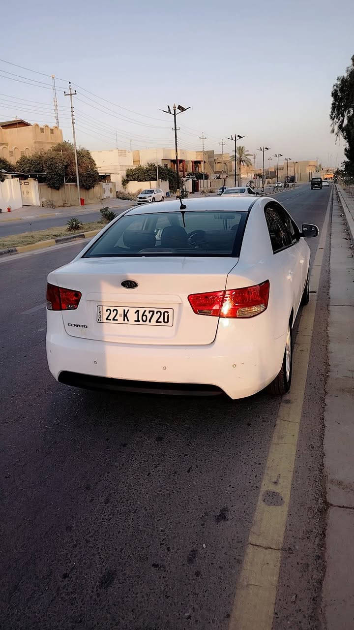 السلام عليكم سيراتو مديل ١١ للبيع بيه قطعتين ولباقي كفاله مكينه كير حداديه تخم تاير تبريد ثلج مكانه كربلاء طويريج السعر ٩٠ وبيه حك الجيه ***********
