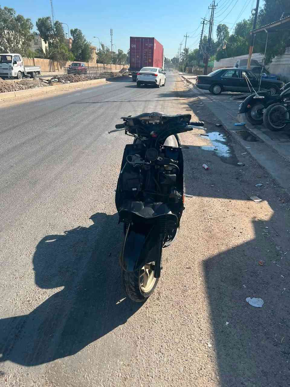 السلام عليكم سكنس فحل نوزل طلاعات الدراجه كولد

كفراتها كامله بس اني شايلهن نضيفات كاملات من البك لايت 
لحد المازده

مكينه 58 اكفلها من التبخر والتنقيص والنضوح وذا بيها صوت تاخذها بلاش 

كلجات رياضيه خلفي وامامي الدراجه كلشي مناقصها بس شد الكفرات تطلع تخبل كفراتها سود  
 

مكاني بغداد الشعب رايدها ب600 هيه والكفرات اذا بدون السعر يختلف 

رقمي ***********
