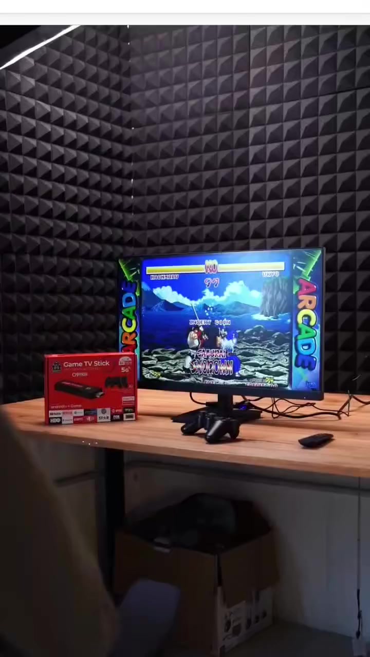 وتحكم مزدوج

الاستخدامات

تحويل أي تلفزيون إلى جهاز ألعاب متكامل خلال ثوانٍ.

تشغيل آلاف الألعاب الكلاسيكية والحديثة مباشرة على التلفزيون.

استخدامه كـ Android TV Box لمشاهدة YouTube، Netflix، Prime Video، وغيرها.

مناسب للعب الجماعي مع العائلة أو الأصدقاء بفضل يدتي تحكم.

مثالي للأطفال والكبار ومحبي الألعاب الكلاسيكية.

المميزات

يدعم دقة عرض 8K Ultra HD + HDR لصورة أوضح وألوان أقوى.

يعمل بنظام Android TV مع دعم تحميل التطبيقات من Google Play.

يحتوي على أكثر من 30,000 لعبة(حسب الإصدار).

معالج Quad-Core CPU مع GPU قوي لأداء سلس.

اتصال Wi-Fi 5G  2.4G لسرعة واستقرار أعلى.

يدعم Chromecast built-in لبث المحتوى من الهاتف للتلفزيون.

يدتي تحكم لاسلكية بتصميم مريح واستجابة عالية.

ريموت كنترول للتحكم الكامل بالنظام والتطبيقات.

يدعم لغات متعددة.

تشغيل مباشر بدون تعقيد (Plug & Play).

محتويات الصندوق

جهاز Game TV Stick 8K

عدد 2 يد تحكم ألعاب

ريموت كنترول

كابل HDMI

كابل طاقة USB

مستقبل USB لليدات

دليل المستخدم

الملاحظات

تشغيل الجهاز يتطلب اتصال بالواي فاي.

قد تختلف واجهة الألعاب أو عددها حسب التحديث.

لا يحتاج اشتراك شهري.

متوافق مع أغلب شاشات التلفزيون الحديثة.

قياس الكارتون:

- الطول: 24 سم
- العرض: 18 سم
- الارتفاع: 7 سم
(((💸 السعر: 40,000 د.ع + 🚚 التوصيل: 3000 د.ع لمحافظة بغداد  وغير محافظات 5000 د.ع💯))) والدفع عند الاستلام .يعني حقك مضمون
للطلب التواصل على رقم الواتساب ***********
او مراسلتي للاستفسار
