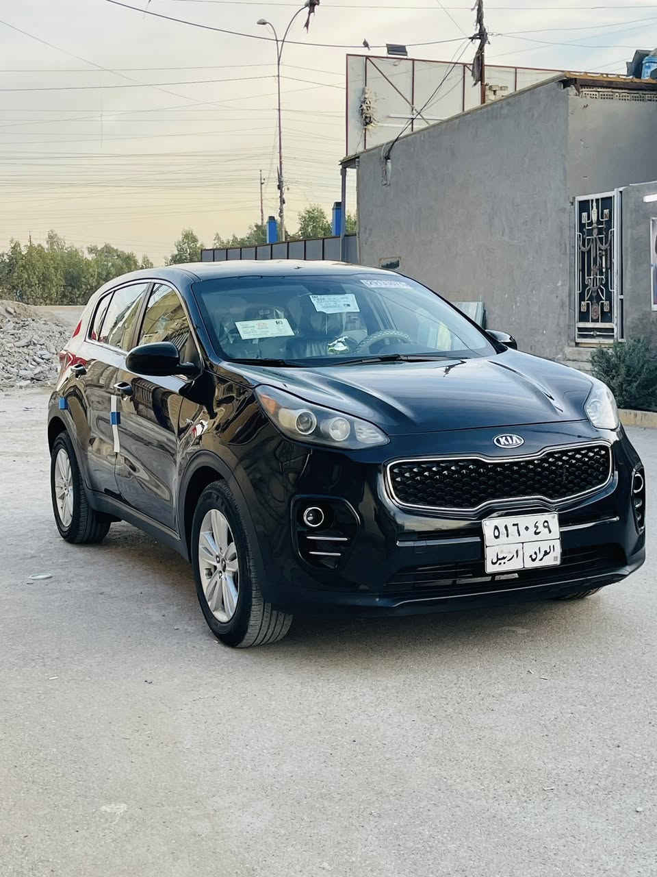 للبيع كيا سبورتج 2017 أمريكي حادث فقط جاملغ امامي ومبدل بلادي  بدون صبغ مكينة 2400 مكفوله على وضع شركه كهربائيات وميكانيك كله على وضع شركة مواصفات نص فول تحكمات جهتين وشاشة وحساسات امامي وخلفي فور ويل ونضام صعود ونزول ودرايف مود وبعد بيه مواصفات تخم تاير جديد قبل شهر شاده السيارة جاهزه للاخير برغي ماعوزه ماشية 95 الف جديدة بمعنى الكلمه السعر 143 وبيه مجال بسيط العنوان بغداد الرصافة *********** بي واتساب
