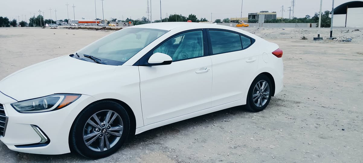 السلام عليكم ورحمه الله وبركاته
اخواني انتر امريكا مديل ١٧
حادث جاملق وبنيد
كير مكينه خير من الله 
بيه تكشير بل ثماره
بسمي رقم نكليزي 
اليت زنون
تاير جديد 
عنوان الناصريه 
شركة نفط ذي قار 
سعر ١٧ بيه مجال 
***********
