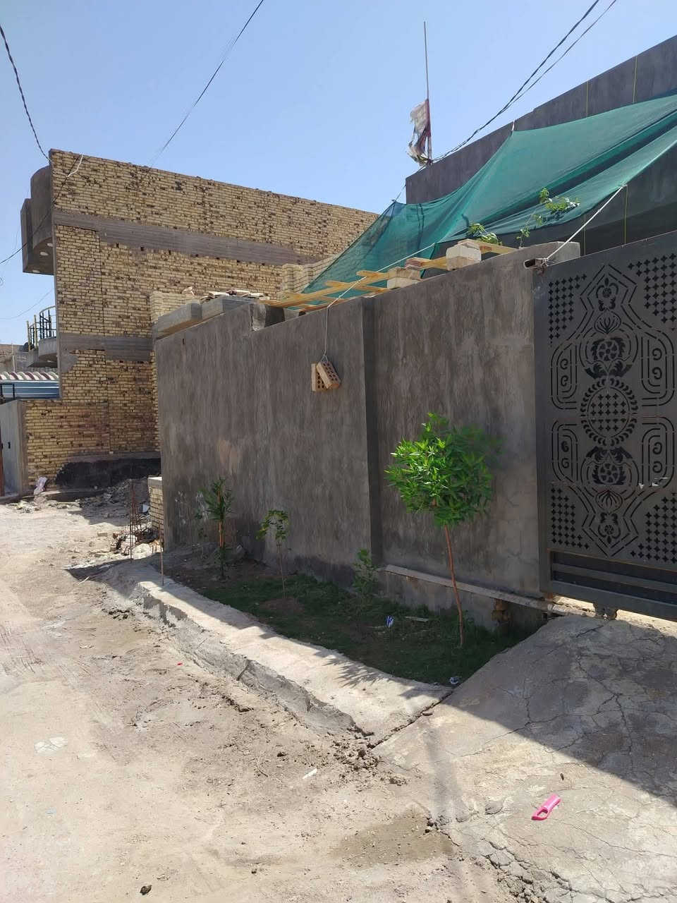 بيت لبيع مساحه ٢٠٠ متر طابق واحد عنوان قرب بيت الوزير فرع إسواق إحسان قرب حسينية بيت شخير *********** طابو زراعي سند ٢٥
